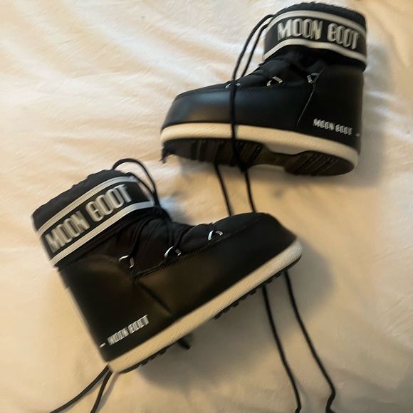 Black Moon Boots - Picture 6 of 6
